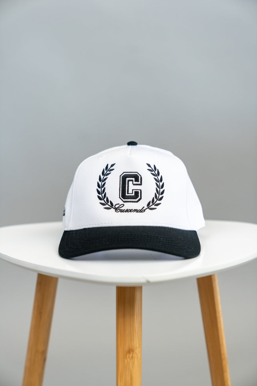 CRESCENDO CREST WHITE/BLACK SNAPBACK