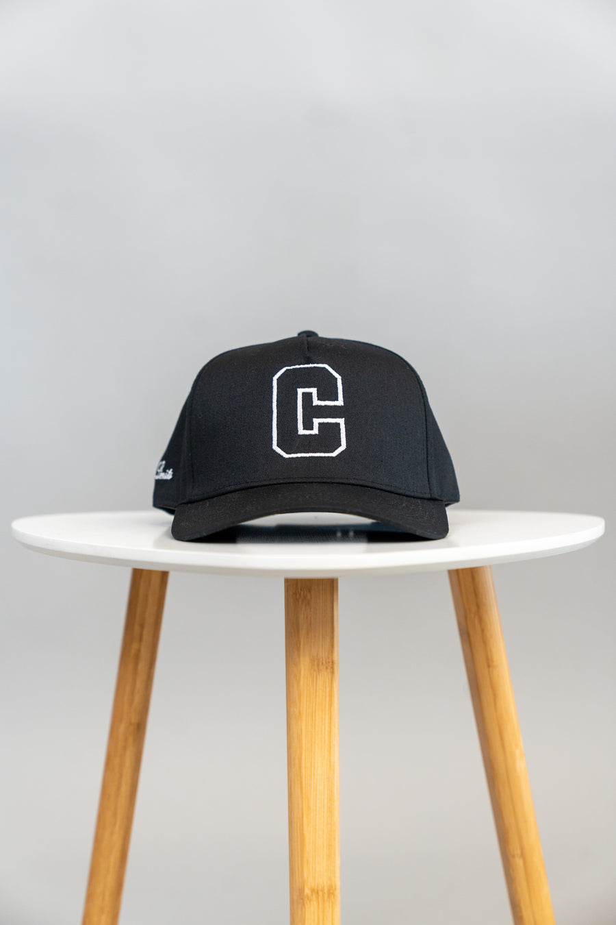 COLLEGIATE C BLACK SNAPBACK