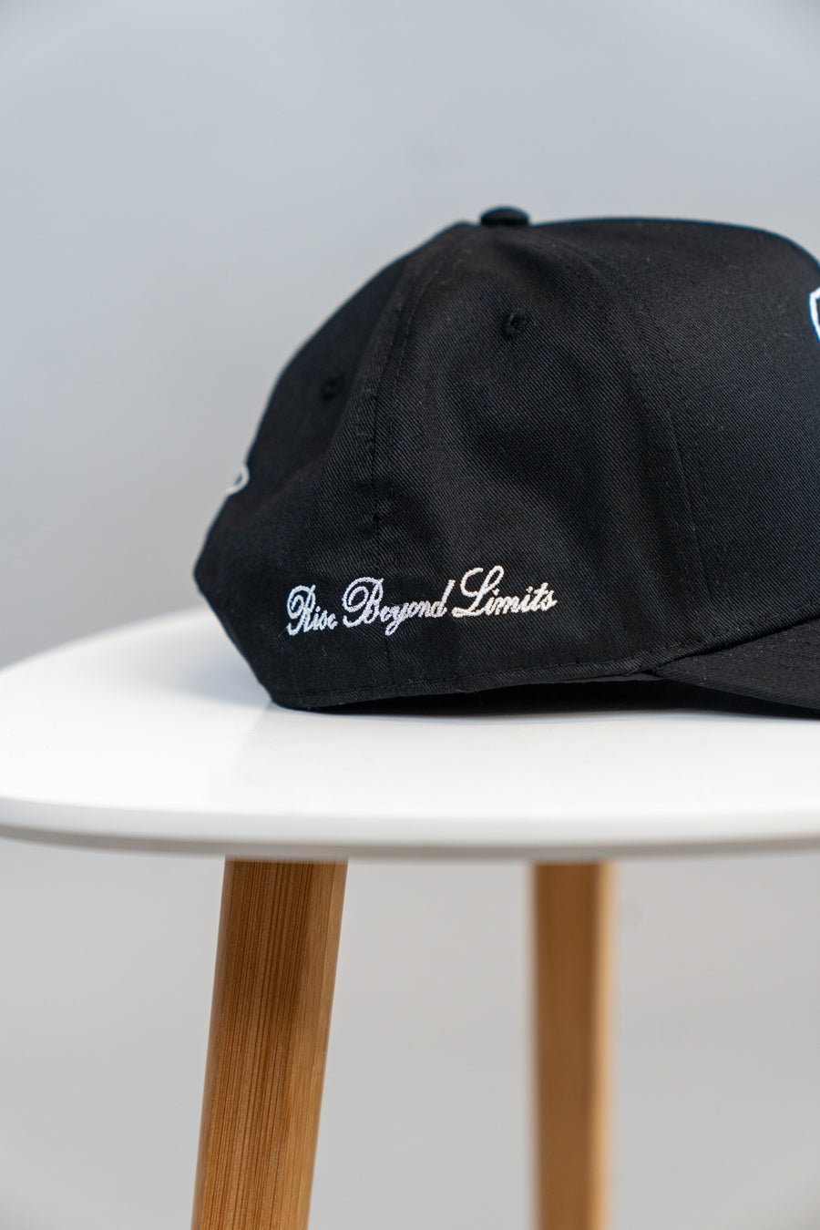 CRESCENDO CREST BLACK SNAPBACK