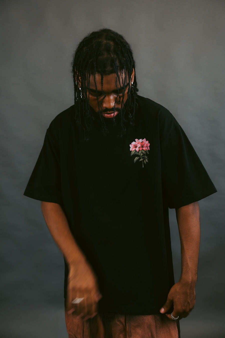 ETERNAL BLOOM BLACK TEE